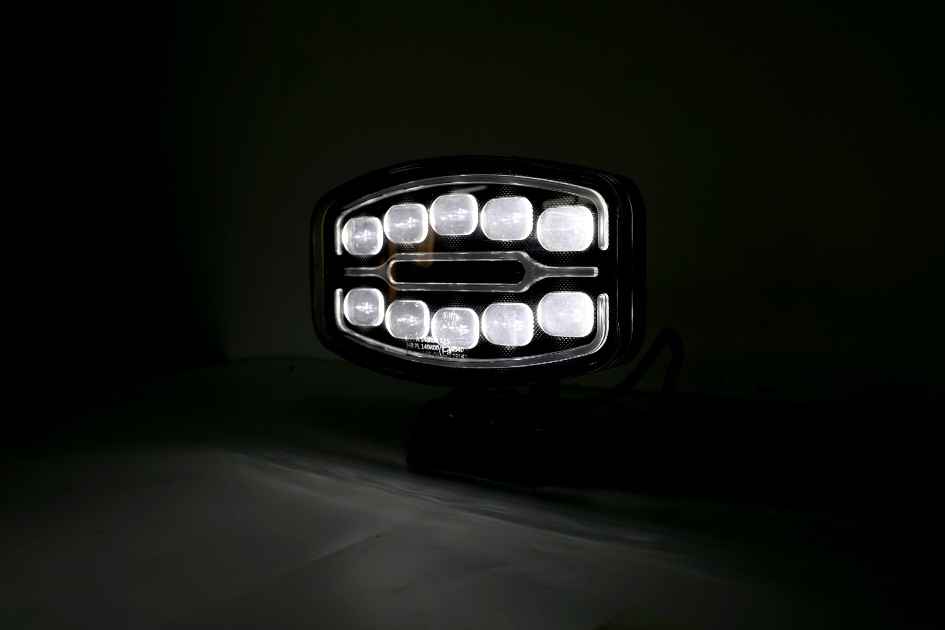 Универсален Високомощен LED ЛЕД 55W диоден фар халоген лампа 12V - 24V с DRL светлина бяло-жълто за АТВ джип камион трактор земеделски и селскостопански машини и др.
