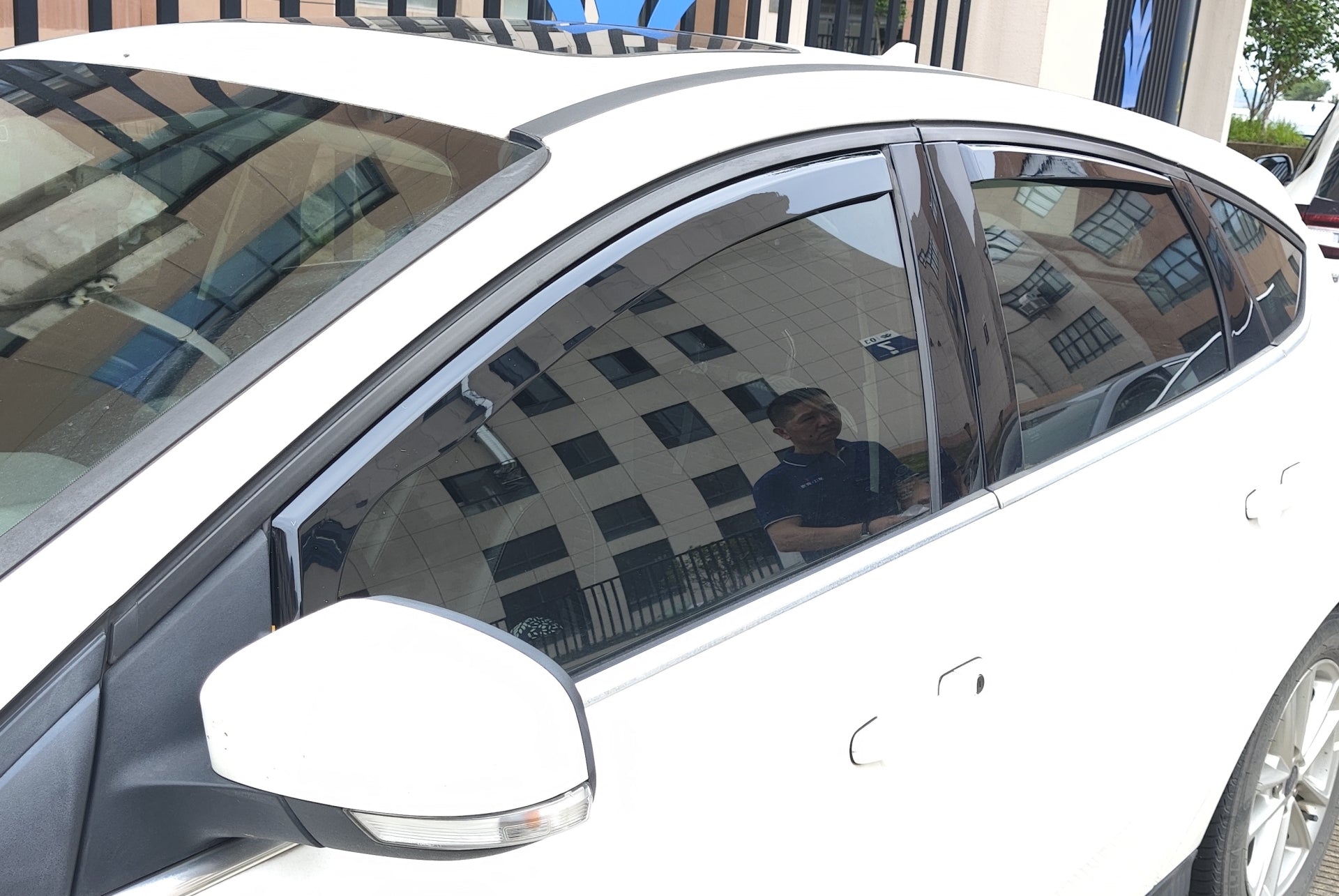Комплект от 4бр. ветробрани за FORD FOCUS MK3 4/5 врати 2011-2018