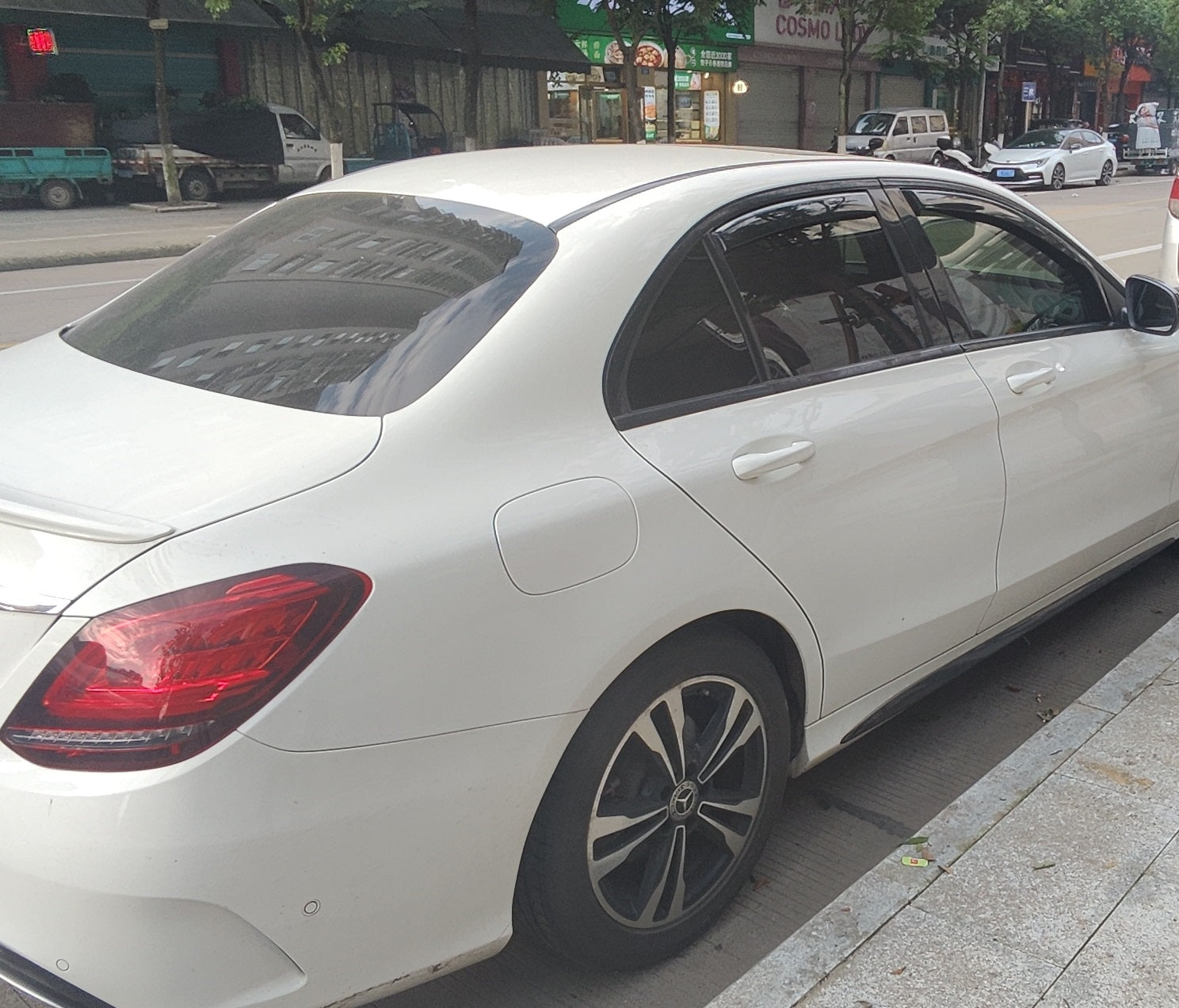 Комплект от 4бр. ветробрани за Mercedes C class W205 2015-2020
