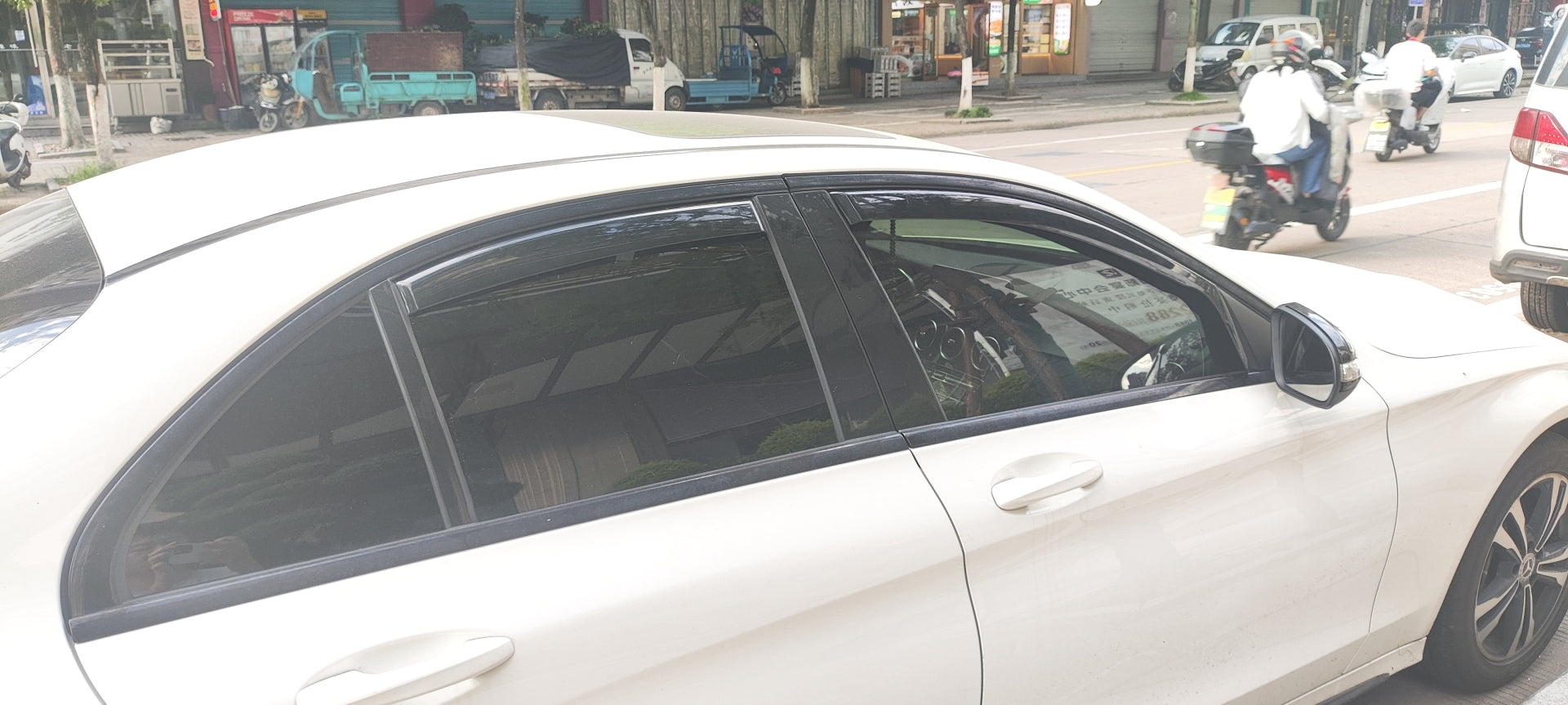 Комплект от 4бр. ветробрани за Mercedes C class W205 2015-2020