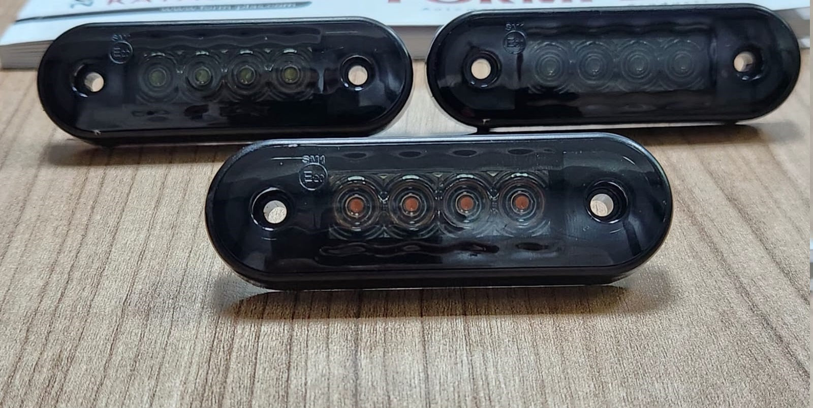 Опушен LED габарит, маркер, токос, Червен, 4 диода, 12V-24V - с извит гръб за монтаж на Ролбар, Булбар