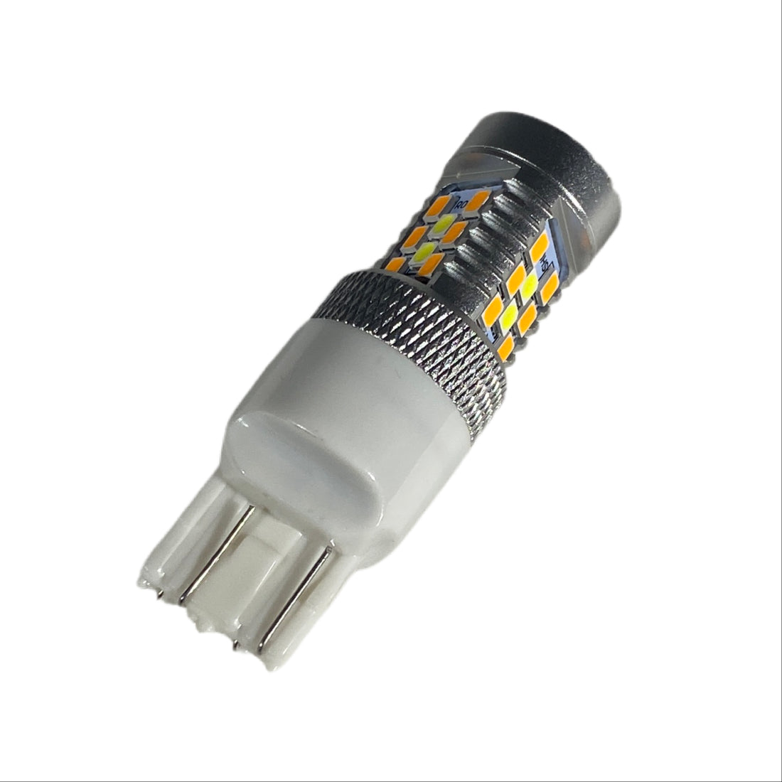 ДИОДНА КРУШКА T20 С 28 ДИОДА 2835 И ЛУПА - КОМБИНИРАНА ЗА МИГАЧ И ДНЕВНИ СВЕТЛИНИ