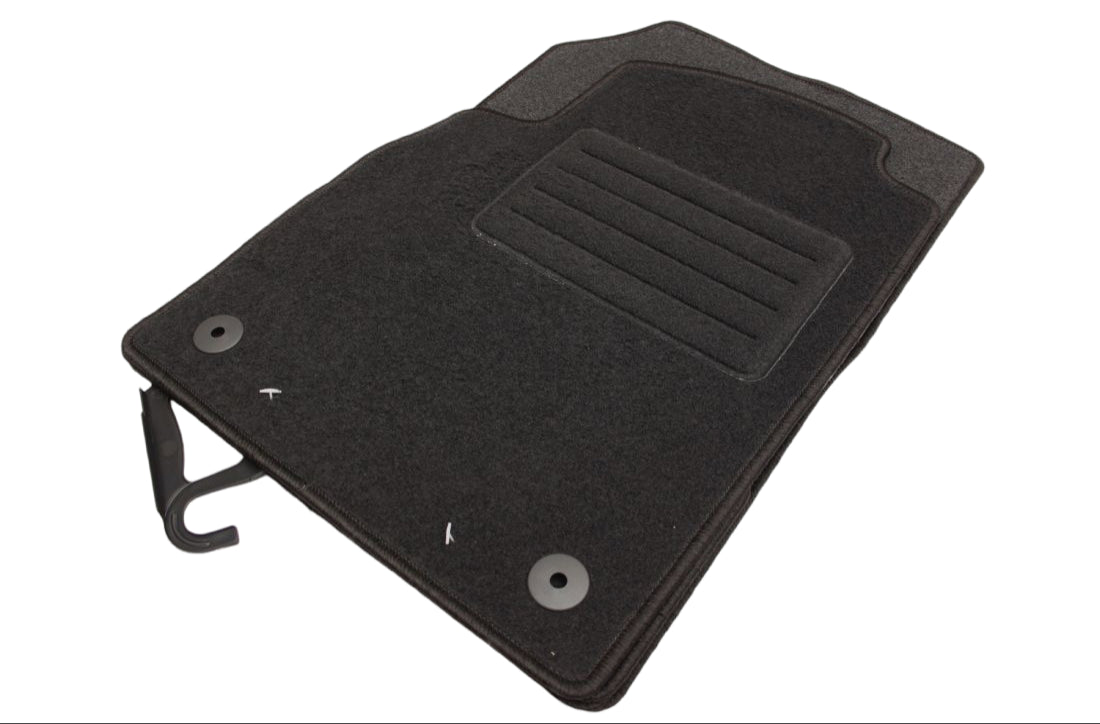 Мокетни стелки за Chevrolet Cruz (2009+) / Orlando (2011+)