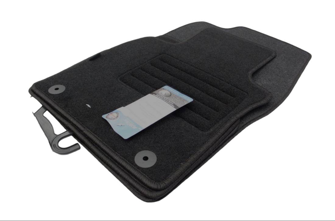 Мокетни стелки за Mazda 3 / CX-30 (2019+)