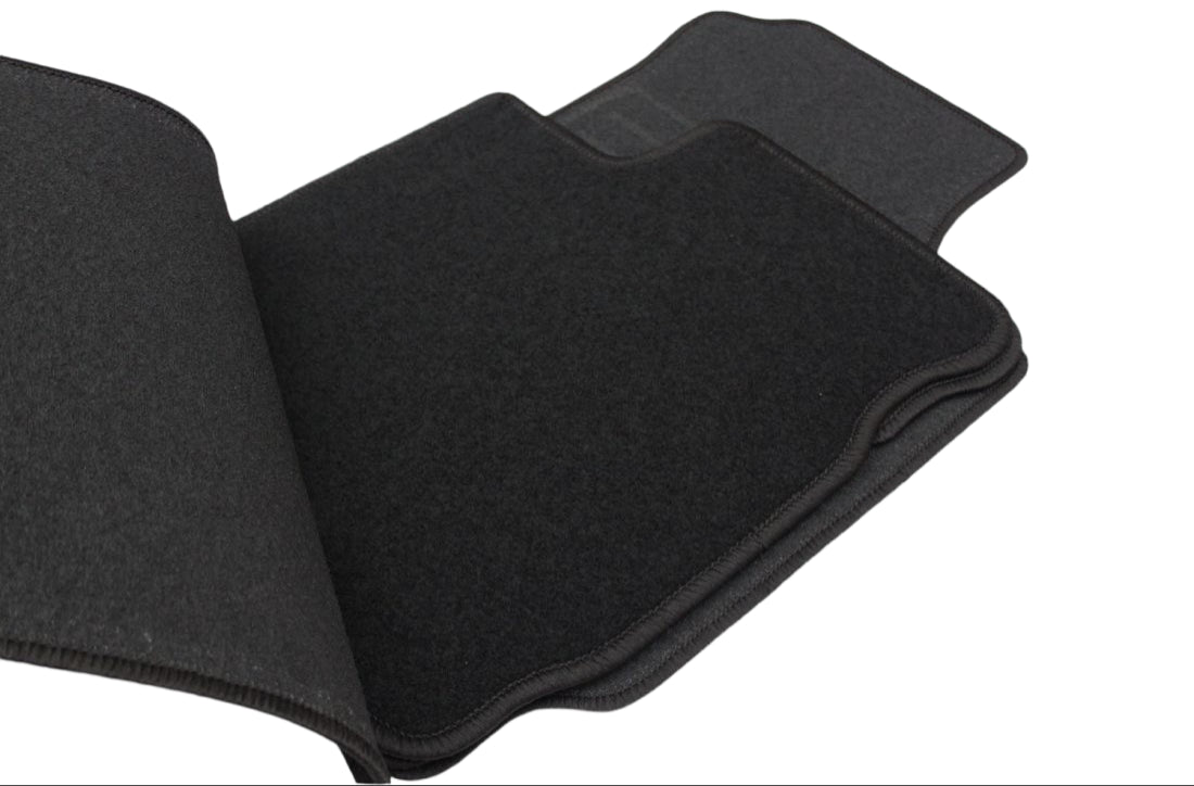 Мокетни стелки за Subaru Forester (2002-2006)