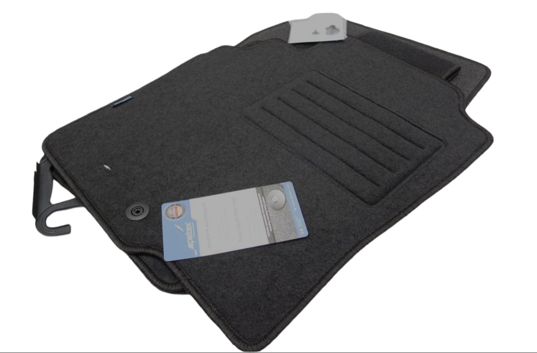 Мокетни стелки за Nissan Almera Tino (2000-2006)