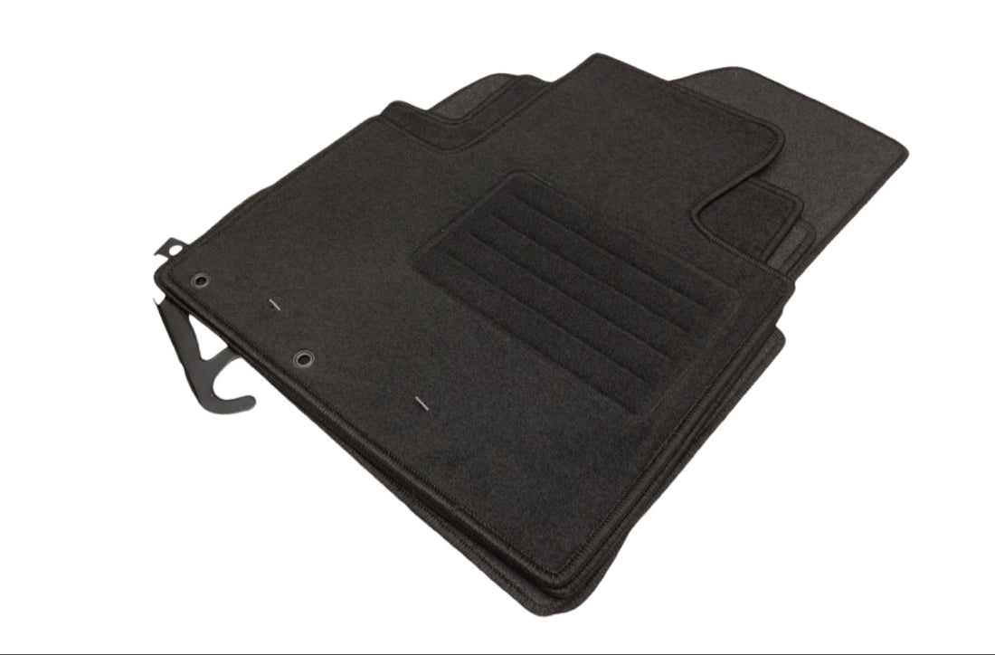 Мокетни стелки за Hyundai Santa Fe (2010-2012)