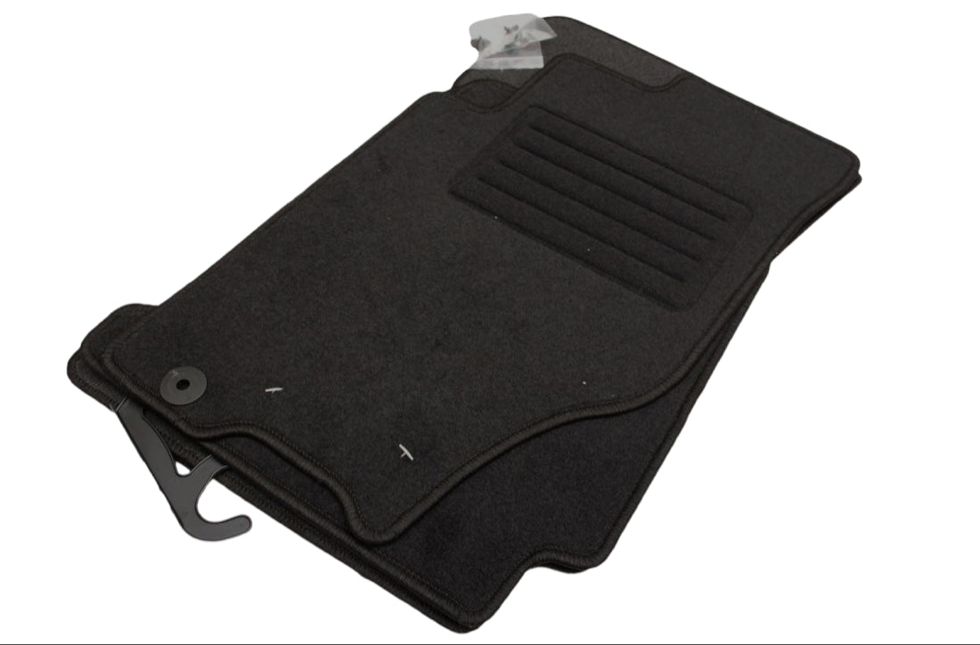 Мокетни стелки за Kia Sorento (2003-2009)