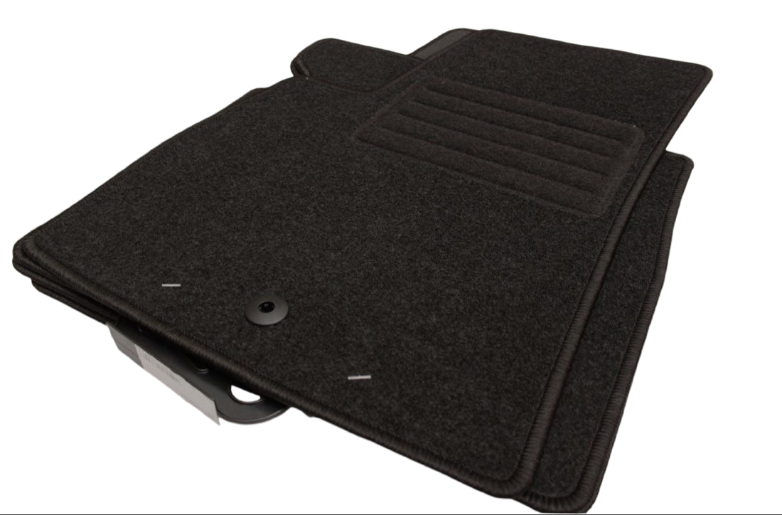 Мокетни стелки за Hyundai Santa Fe (2000-2006)