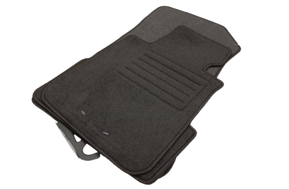 Мокетни стелки за BMW 1 серия E87 (2004+) / BMW X1 E84 (2004-2015)