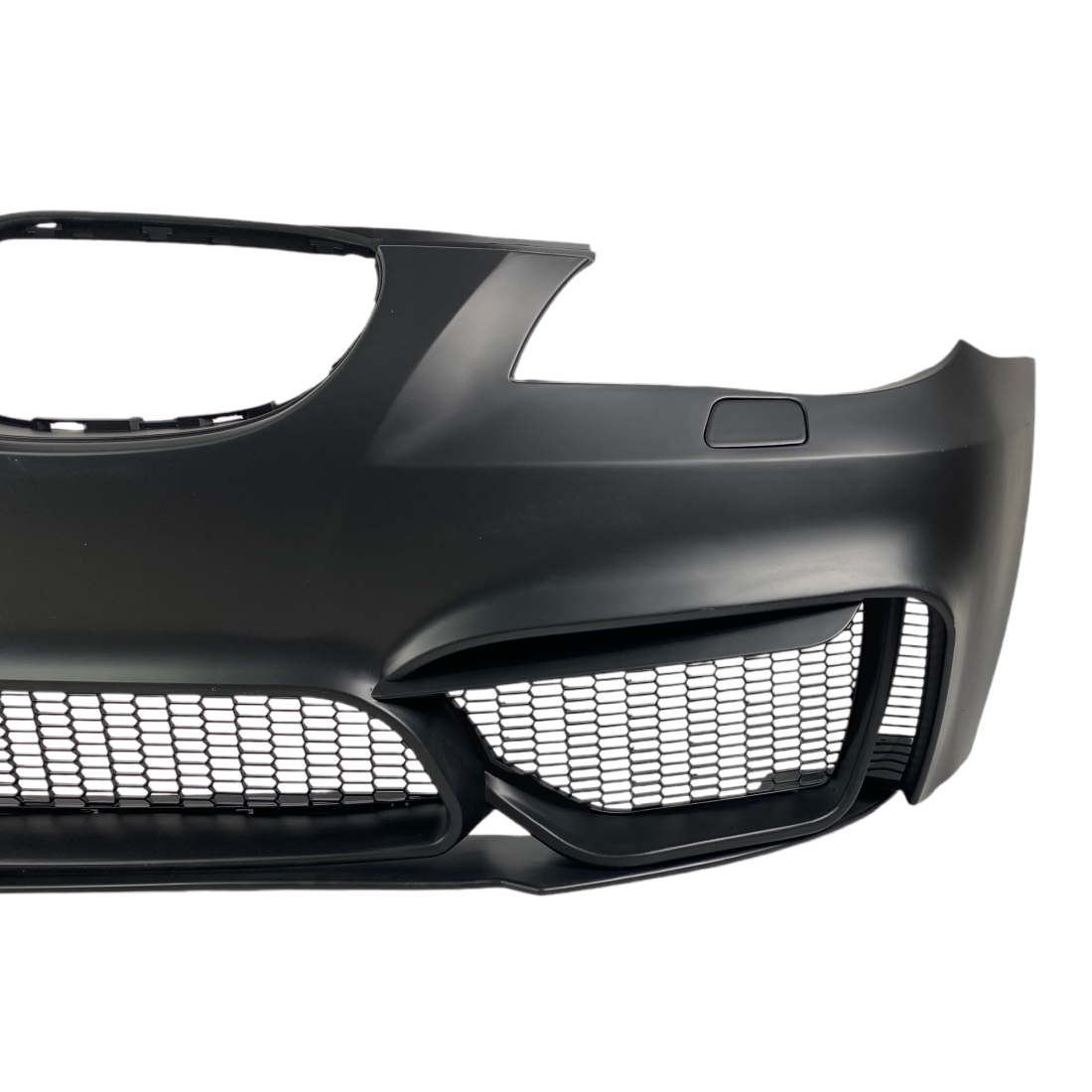 Предна броня за BMW E60 / E61 (2003-2010) - М4 дизайн без отвори за халоген