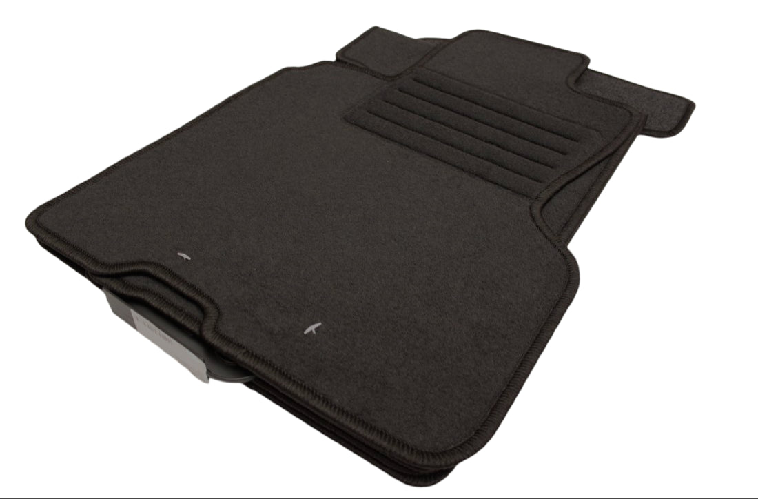 Мокетни стелки за Honda CR-V (2002-2006)