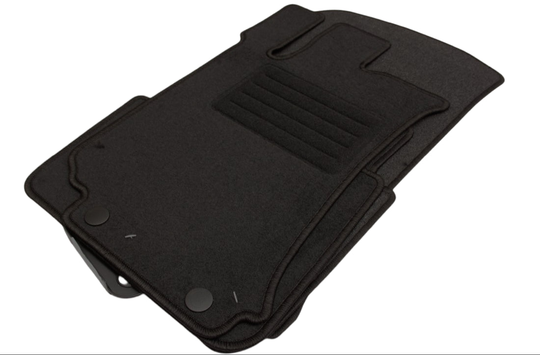 Мокетни стелки за Mercedes R Class W251 (2006+) - Дълга база