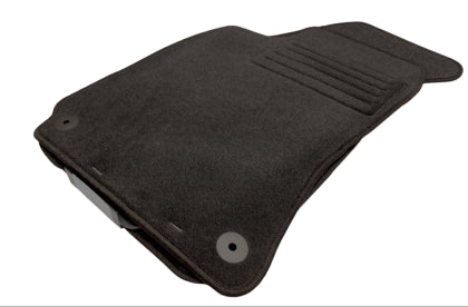 Мокетни стелки за VW Passat B5 (1996-2001) с кръгли щипки