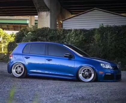 ТУНИНГ ПРАГОВЕ ЗА VW GOLF 6 - 3/5 ВРАТИ - R20 ДИЗАЙН