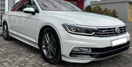 ПРЕДНА БРОНЯ ЗА VW PASSAT B8 (2014+) - R ДИЗАЙН С ЧЕРНА РЕШЕТКА