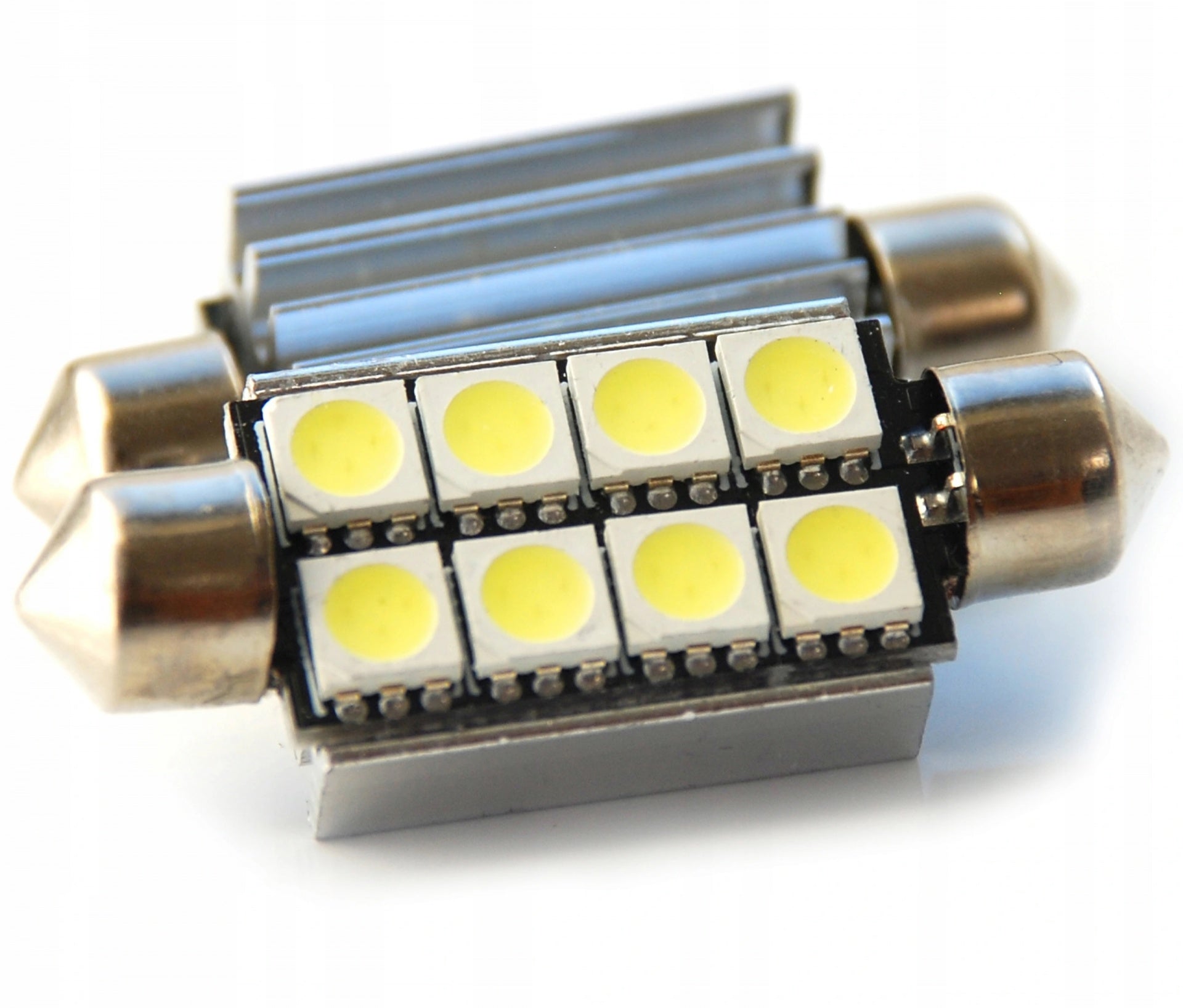 Комплект от 2 броя LED Лед Диодни Крушки 8 SMD 31мм 12V Бяла Светлина в блистер