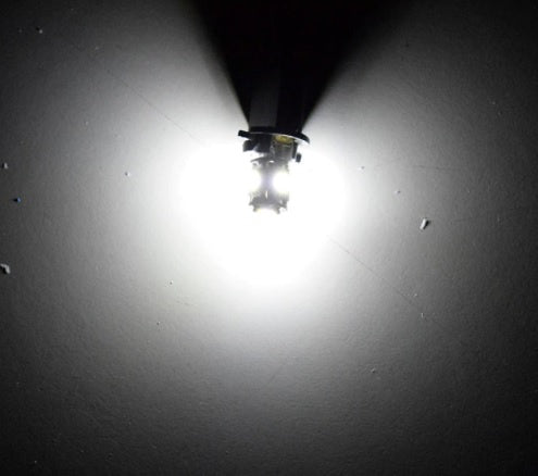 Комплект от 2 броя Лед Крушки За Габарит Т10 W5W LED 5 SMD Canbus 12V Бяла Светлина в блистер