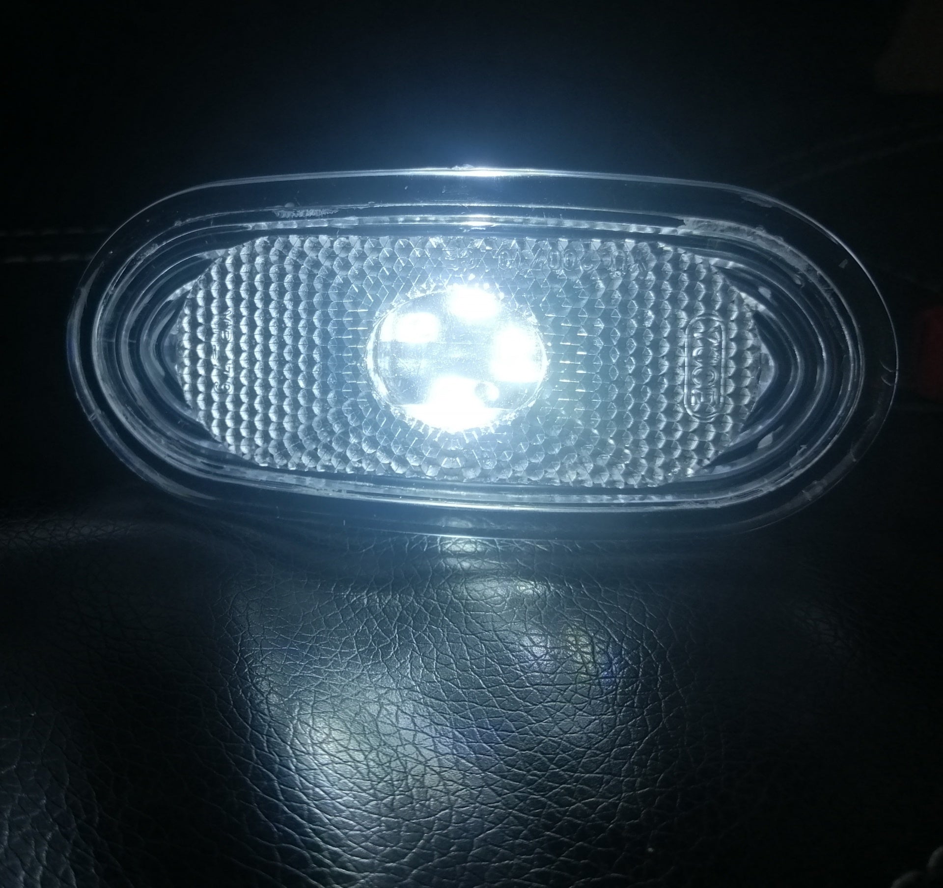 LED ЛЕД светодиоден габарит маркер токос бял оранжев с 4 диода 12V за Мерцедес Спринтер Фолксваген Крафтер MERCEDES SPRINTER VW CRAFTER