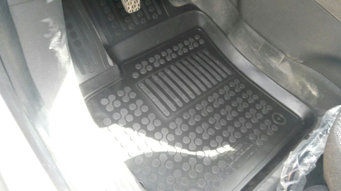 ГУМЕНИ СТЕЛКИ ЗА FORD TRANSIT COURIER (2014+) - ТИП ЛЕГЕН