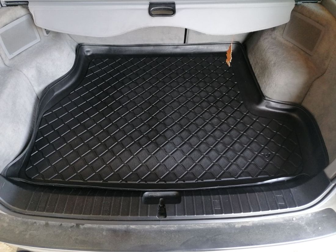 Стелка за багажник BMW 3 E46 Touring / Combi - with navi