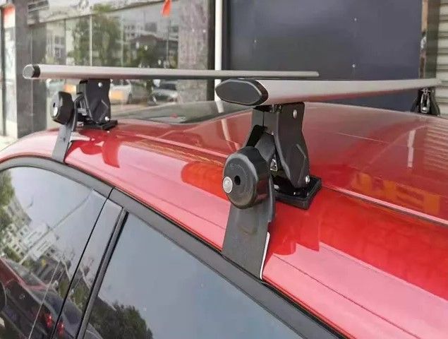 УНИВЕРСАЛНИ АЛУМИНИЕВИ НАПРЕЧНИ ГРЕДИ ЗА ТАВАН НА КОЛА БЕЗ РЕЙКИ - 135СМ, С КЛЮЧ