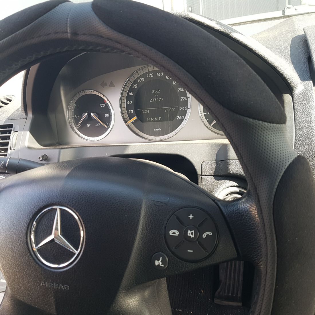 Калъф за волан от еко кожа 38см - Race - черен цвят