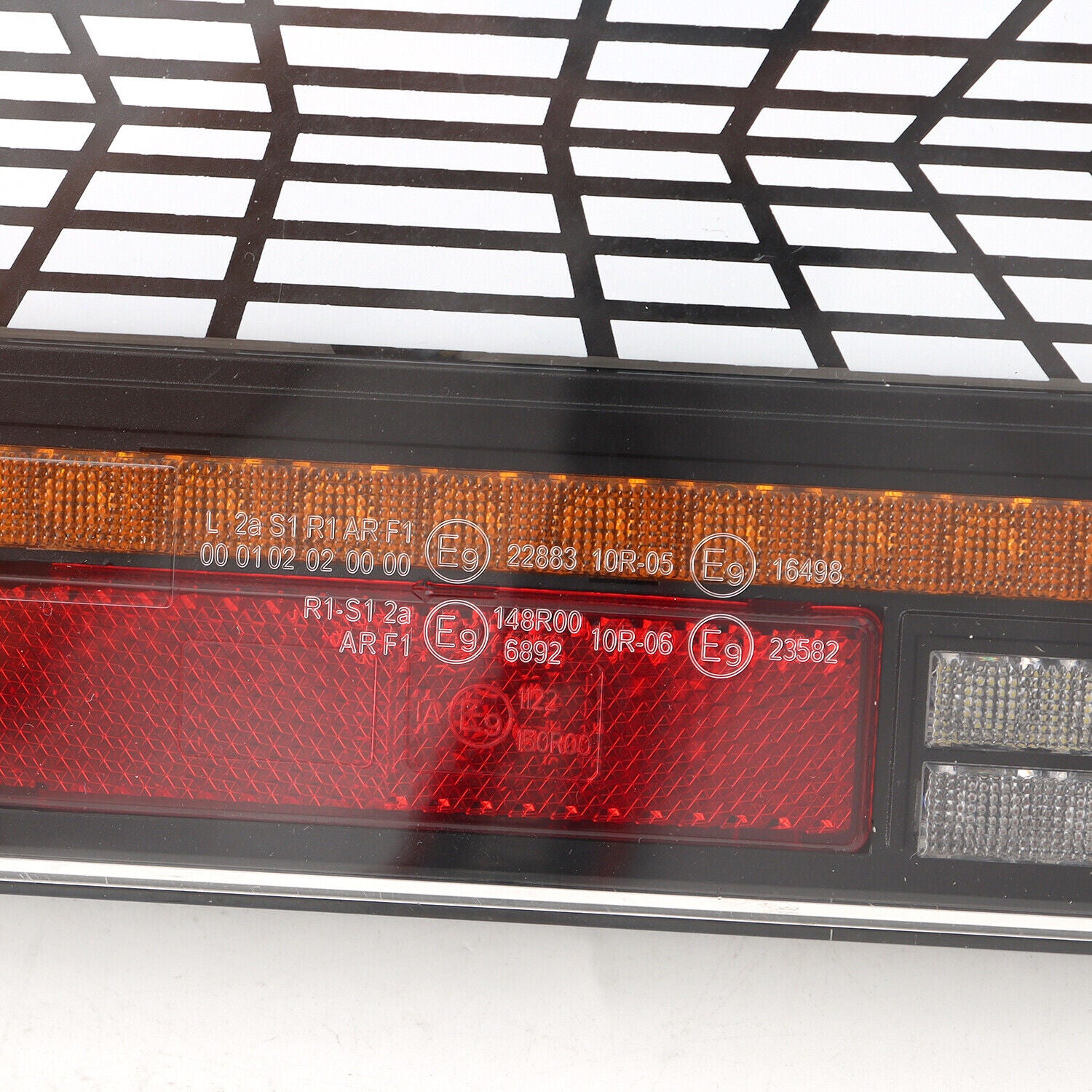 Комплект Ляв + Десен Мултифункционални Диодни LED Лед Стопове с Бягащ Мигач Неон Neon Ефект 12V - 24V 235mm X 110mm X 30mm E9 За Бус Камион Тир Ремарке Караванa