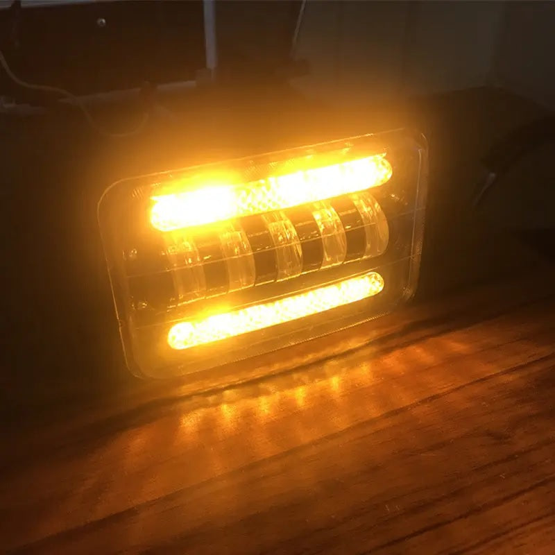 Комплект от 2бр. универсалeн 5 инча ЛЕД LED фар лампа халоген 12V-24V къси/дълги с DRL дневни светлини мигач бяло-жълто 8000lm за АТВ джип камион трактор и др.
