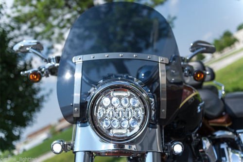 Универсален 7 инча 18см ЛЕД LED фар лампа халоген 12V-24V къси/дълги с DRL дневни светлини бяло 4000lm за АТВ джип мотоциклет камион трактор и др.