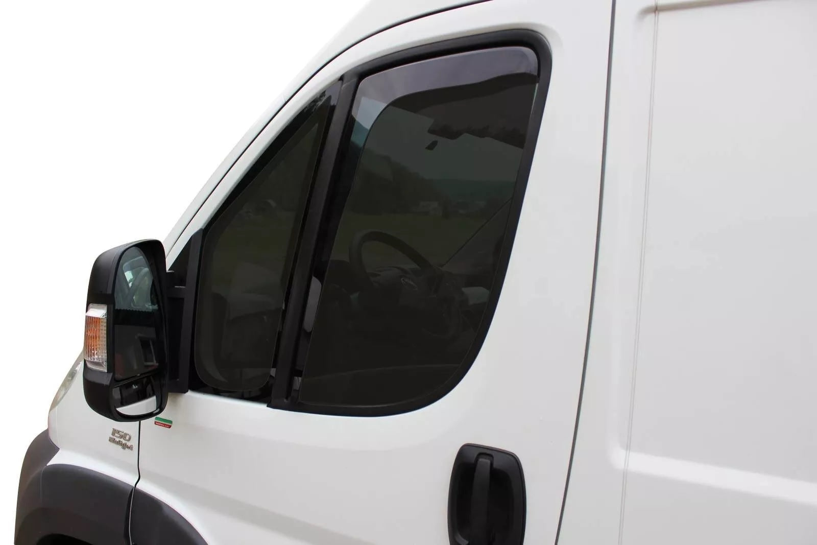 Комплект от 2бр. ветробрани за FIAT Ducato / Peugeot Boxer / Citroen Jumper 3 след 2006 Opel Movano след 2022