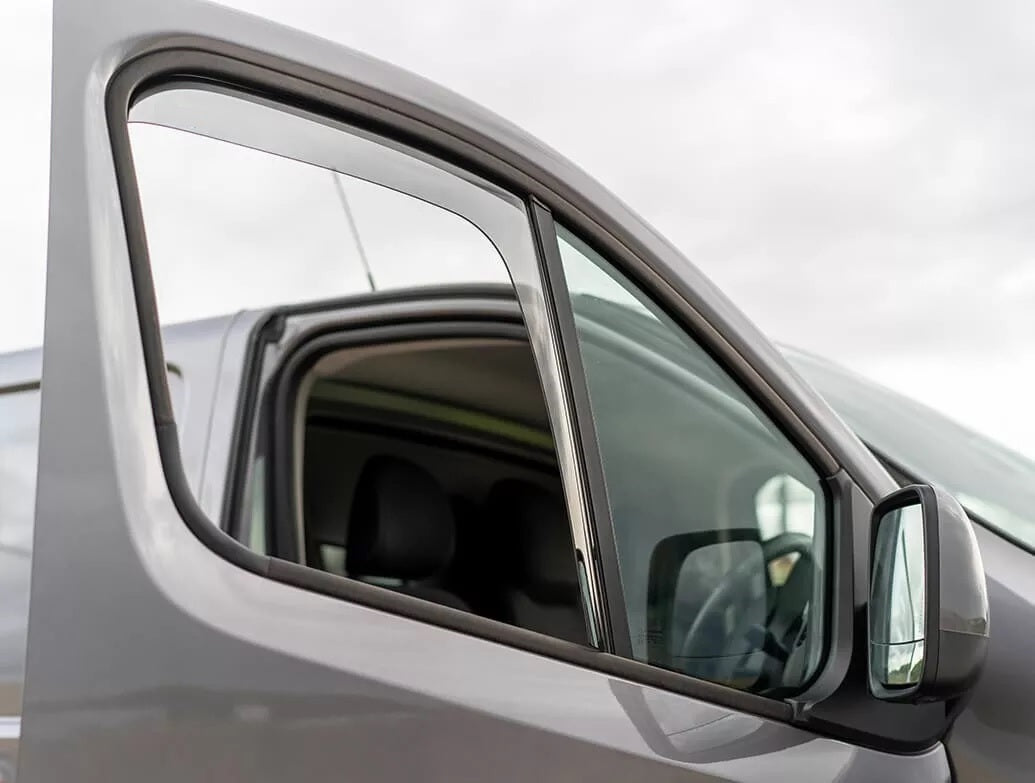 Комплект от 2бр. ветробрани за Renault Рено TRAFIC X82, Opel Опел VIVARO X82, Fiat Фиат TALENTO, Nissan Нисан NV300