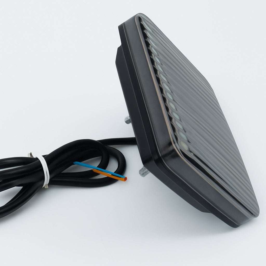 LED оранжев сигнален габарит с 70 диода, 12-24V, опушен