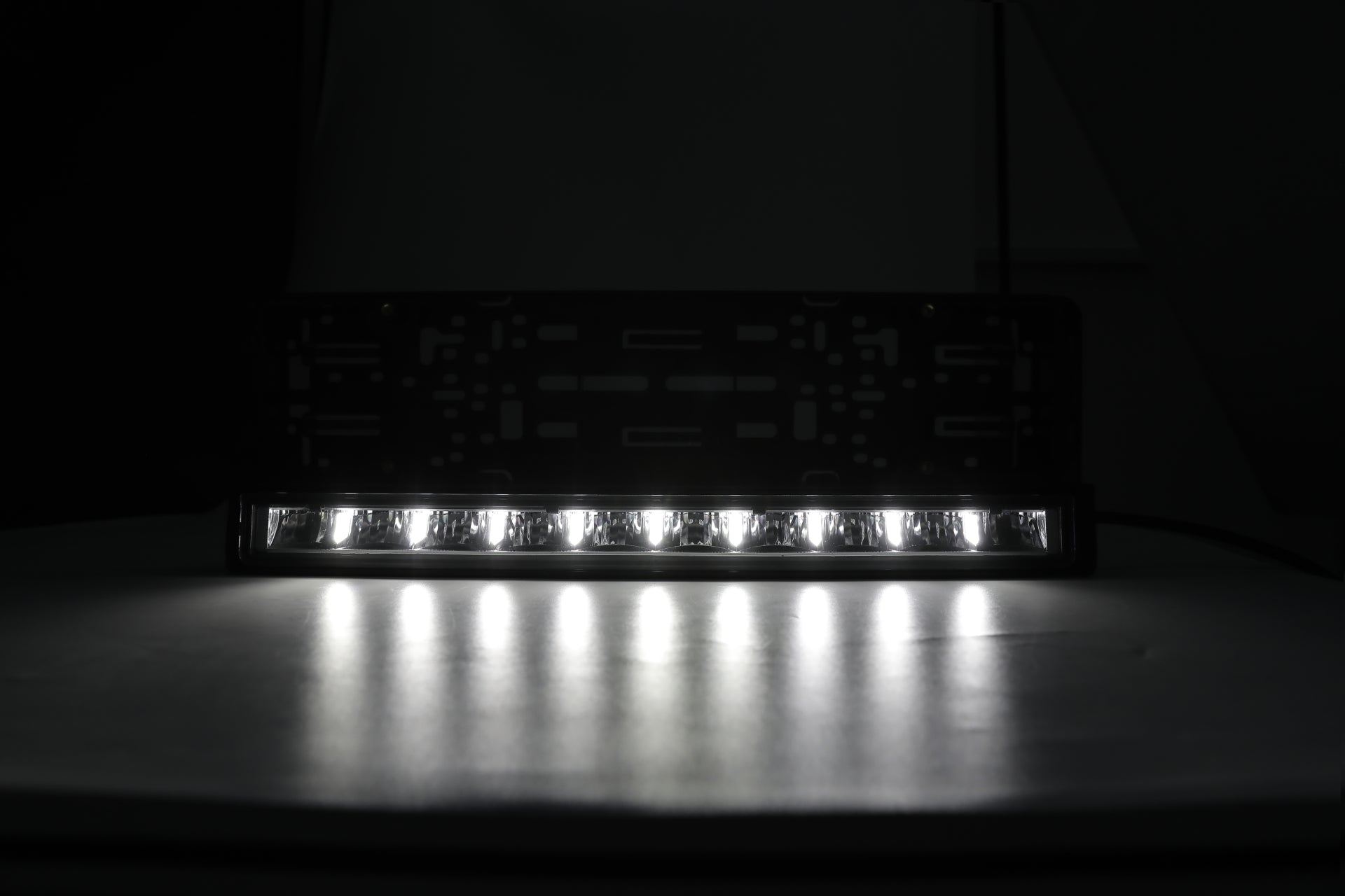 Рамка за Номер с Вграден LED Бар 20 51cm 12v 24v Бяла и Оранжева Дневна DRL Габаритна Светлина
