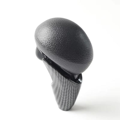 Топка за скоростен лост Honda Civic (2006–2011) Карбонов ефект – OEM 54130-SNA-A81 / 47115-SNA-A82ZA