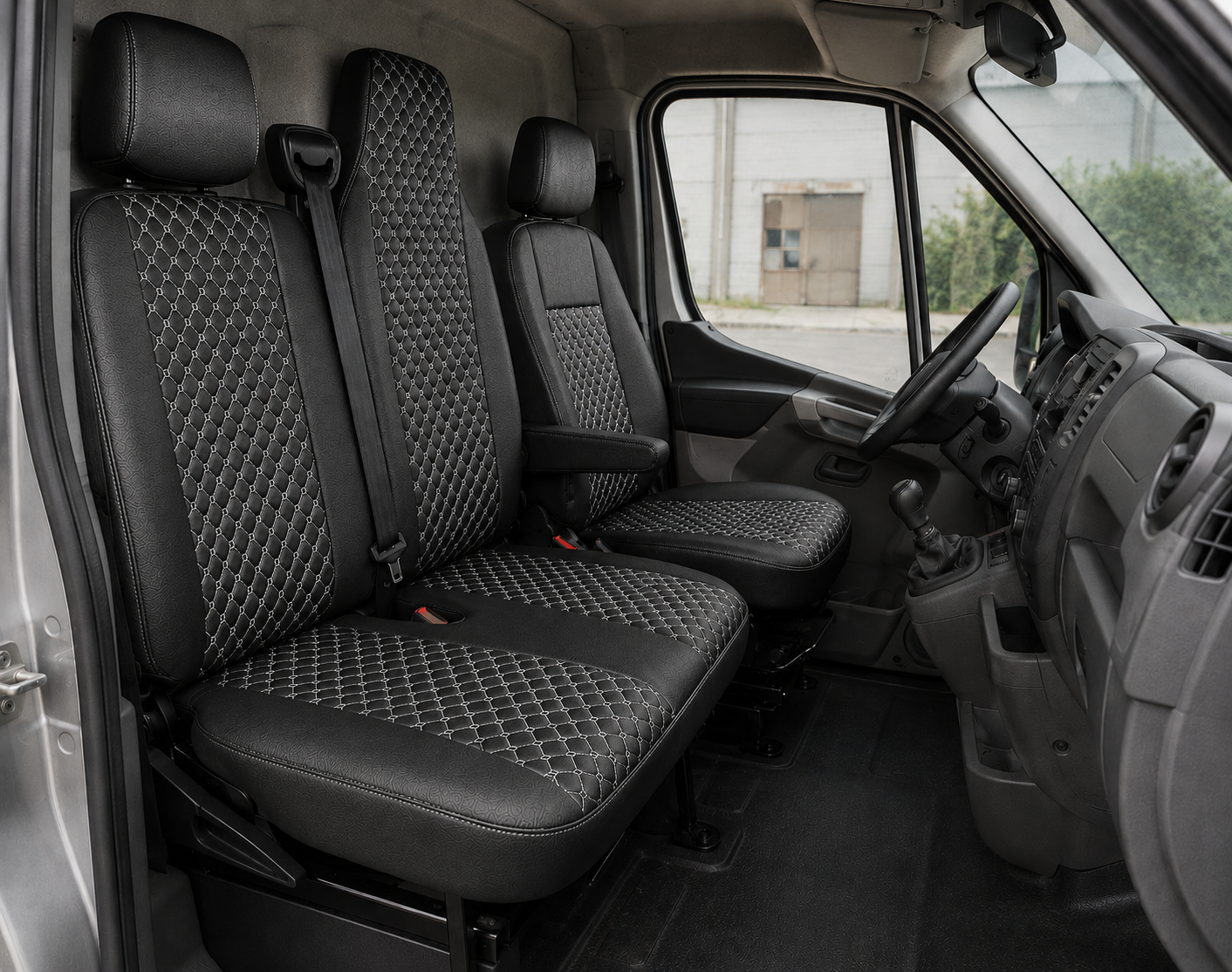 Комплект 2+1 Тапицерия за RENAULT MASTER III 2010-2019 – Еко кожа, Черна с бял шев, 6 части