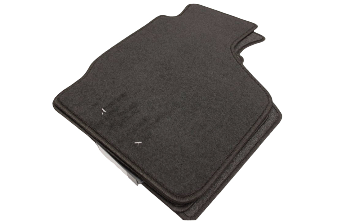 Мокетни стелки за Suzuki Ignis (2003-2008)