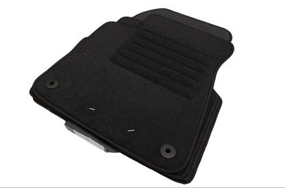 Мокетни стелки за Audi A8 D4 (2010+) къса база