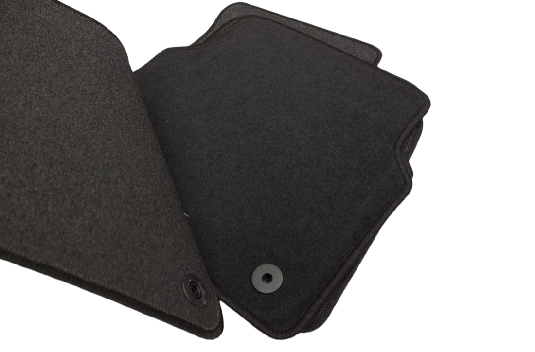 Мокетни стелки за Audi A8 D4 (2010+) къса база