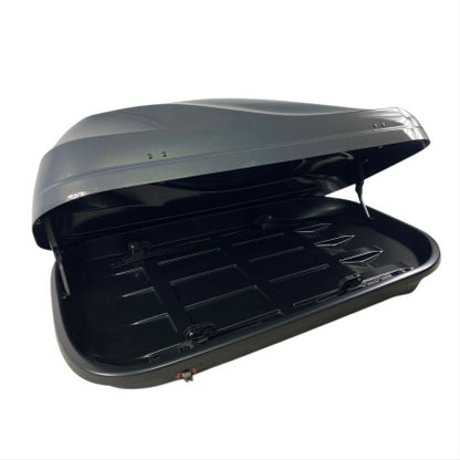 АВТОБОКС JUNIOR ALTRO 140X90X38CM С 70 MM КРЕПЕЖИ, С ЕДНОСТРАННО ОТВАРЯНЕ С КЛЮЧ, 370 ЛИТРА - СИВ АНТРАЦИД ГЛАНЦ