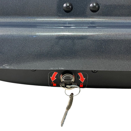 АВТОБОКС JUNIOR ALTRO 140X90X38CM С 70 MM КРЕПЕЖИ, С ЕДНОСТРАННО ОТВАРЯНЕ С КЛЮЧ, 370 ЛИТРА - СИВ АНТРАЦИД ГЛАНЦ