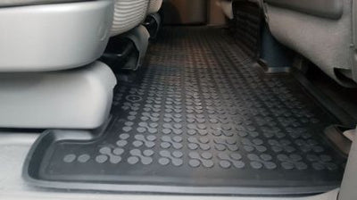 Гумени стелки Rezaw-Plast тип леген за KIA Carnival II 2005+ – с 5 места