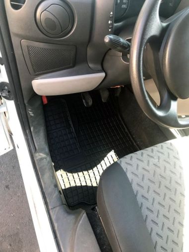 Гумени стелки Frogum за Fiat Doblo (2001-2008)-предни – пасване по модел