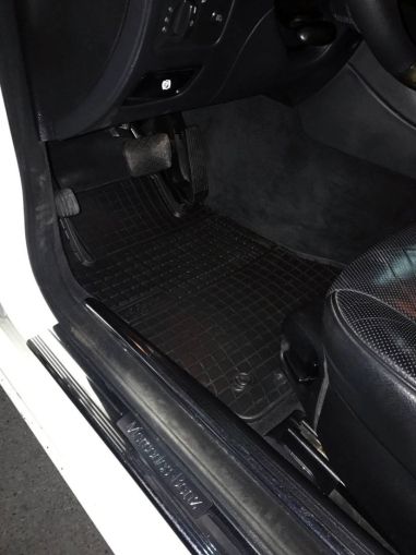 Гумени стелки Frogum за Mercedes W211 (2002-2009)/W219 CLS – пасване по модел