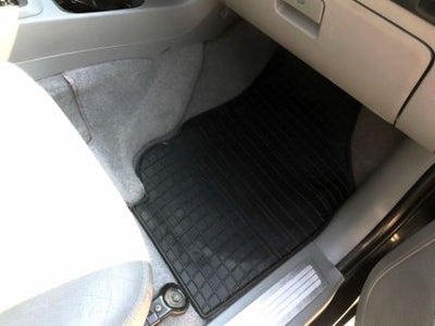 Гумени стелки Frogum за Toyota Hilux (2005+) – пасване по модел