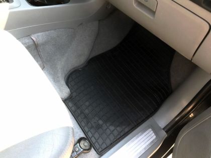 Гумени стелки за Toyota Hilux (2005+)