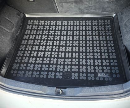 Гумена стелка за багажник Rezaw-Plast за Toyota Auris 2013+ хечбек – без Comfort пакет, Hybrid