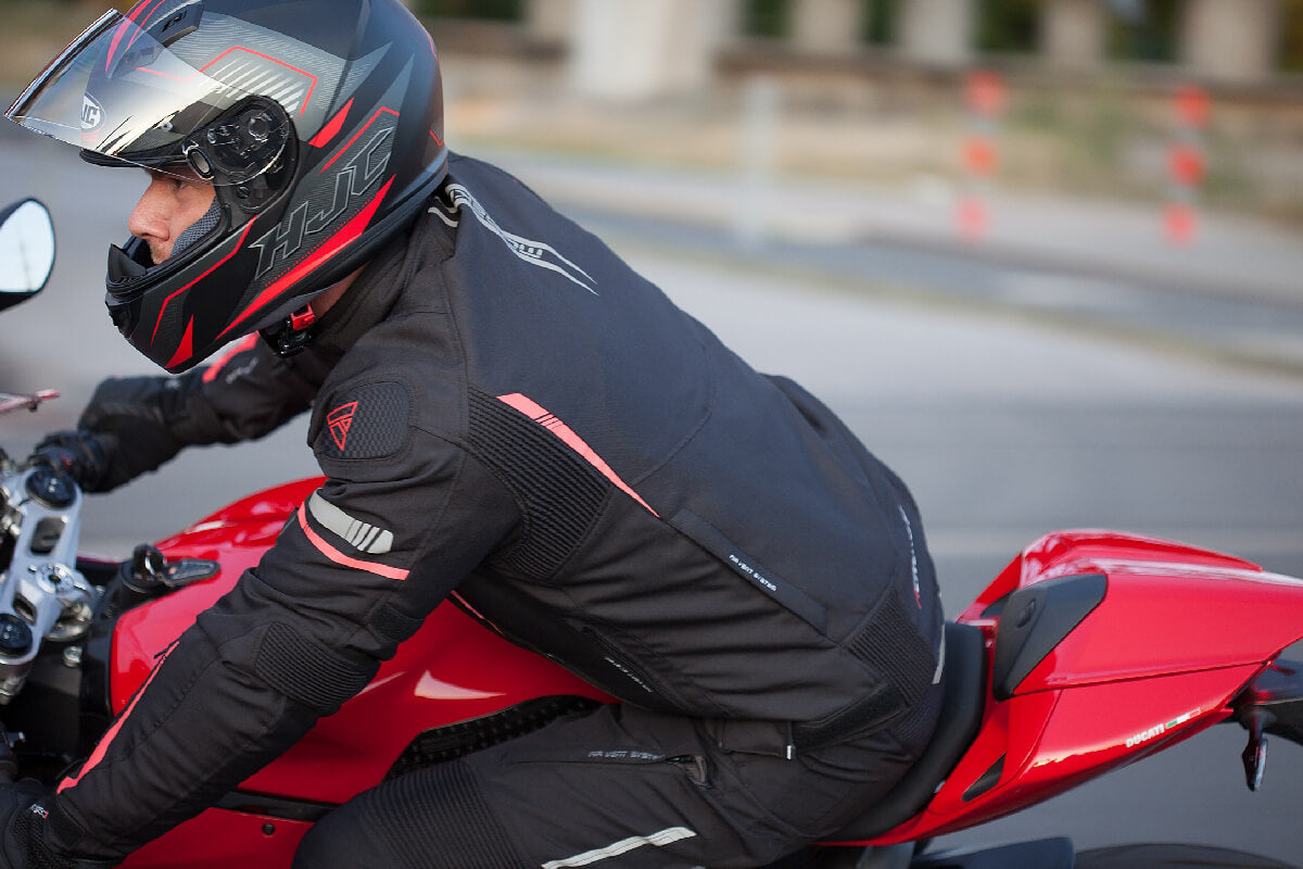ЯКЕ MODEKA AENERGY BLACK/RED