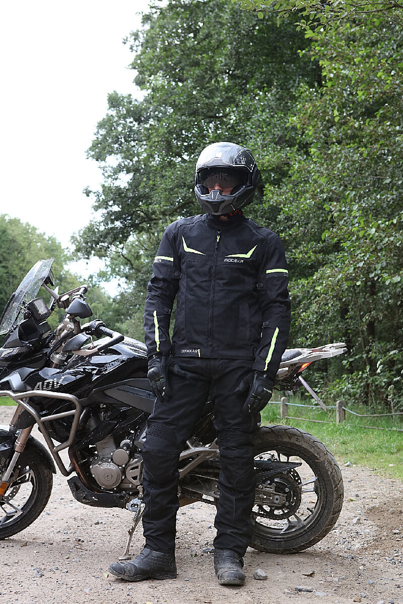 ЛЯТНО ЯКЕ MODEKA YANNIK AIR BLACK/YELLOW