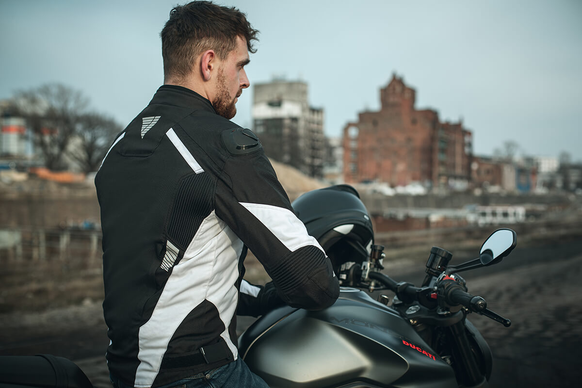 ЯКЕ MODEKA LINEOS BLACK/WHITE
